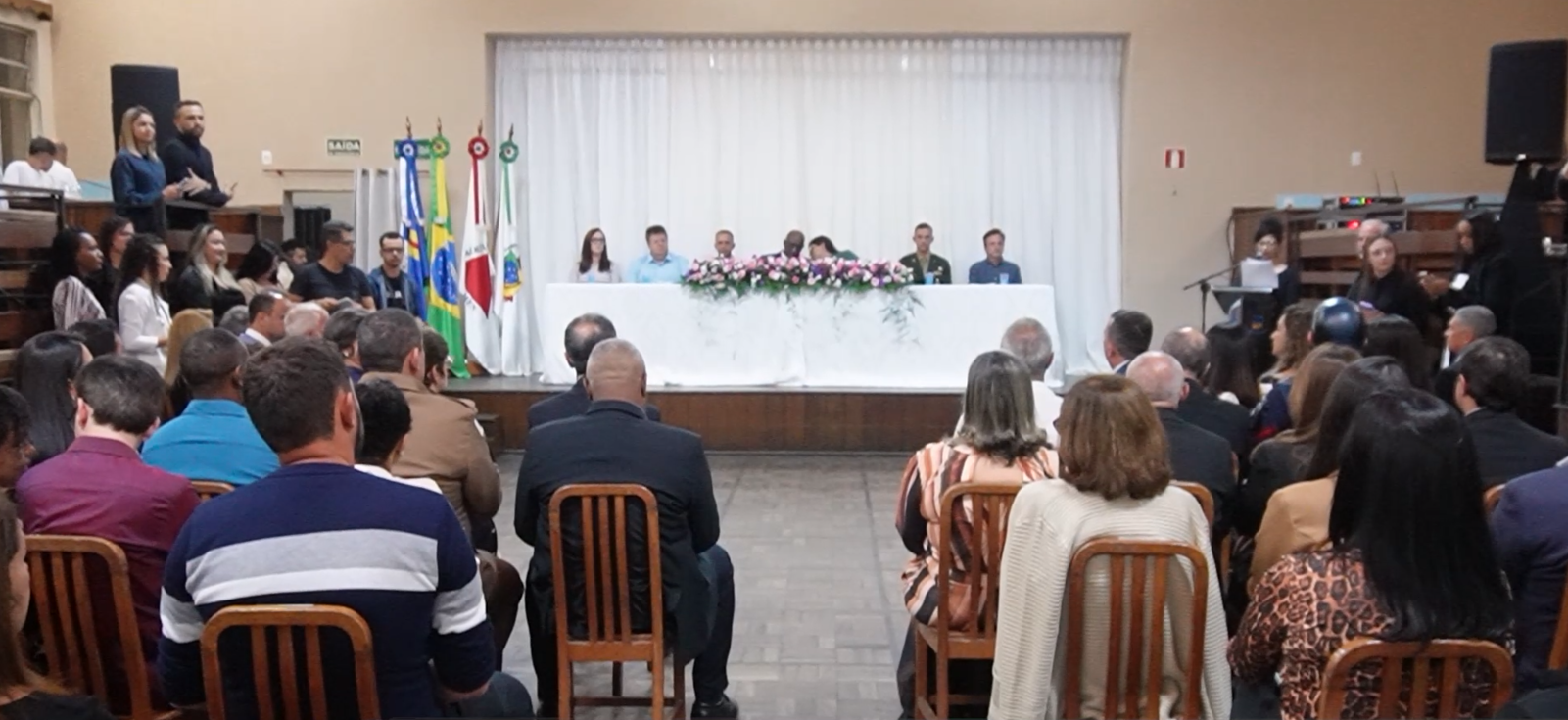 Câmara de Santos Dumont entrega títulos de cidadão benemérito e honorário além de honraria Zumbi dos Palmares